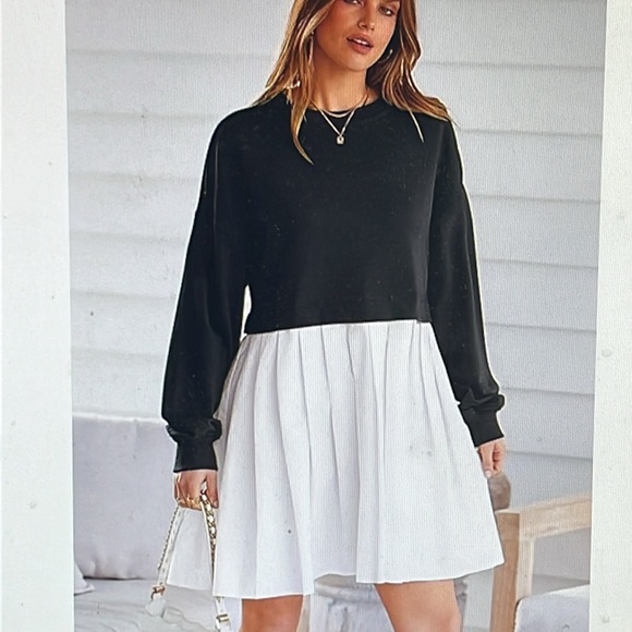 Pretty Garden Dresses & Skirts - NWT Pretty Garden adorable loose pleated dress S-M